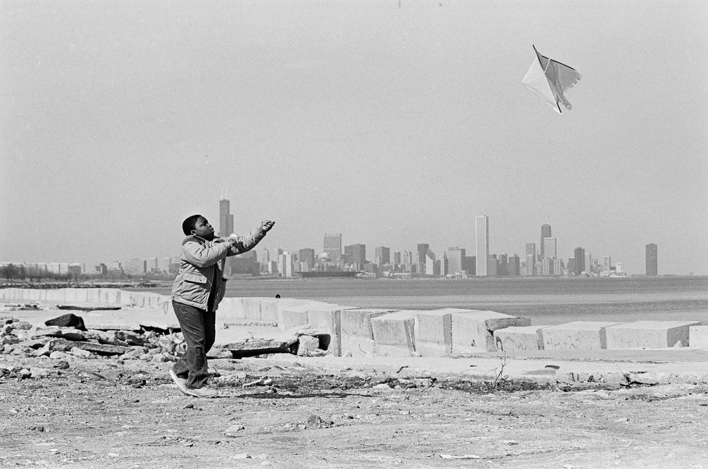 Child flies kite near Lake Michigan - Barry Jarvinen for Chicago Sun-Times