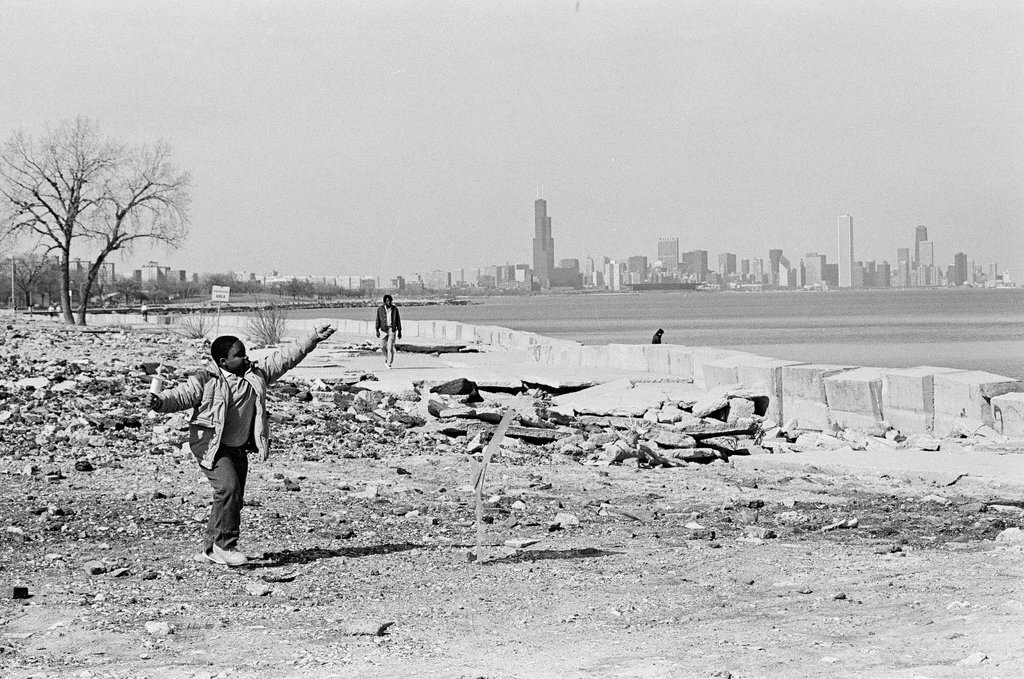 Child flies kite near Lake Michigan - Barry Jarvinen for Chicago Sun-Times