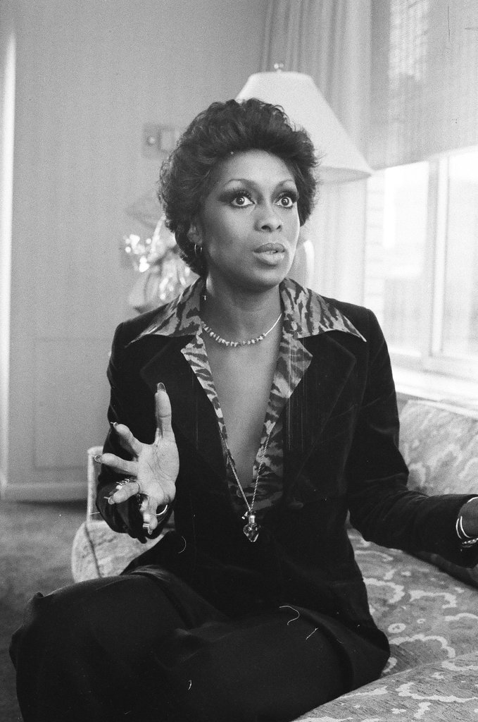 Lola Falana sitting on a couch - Fred Stein for Chicago Daily News