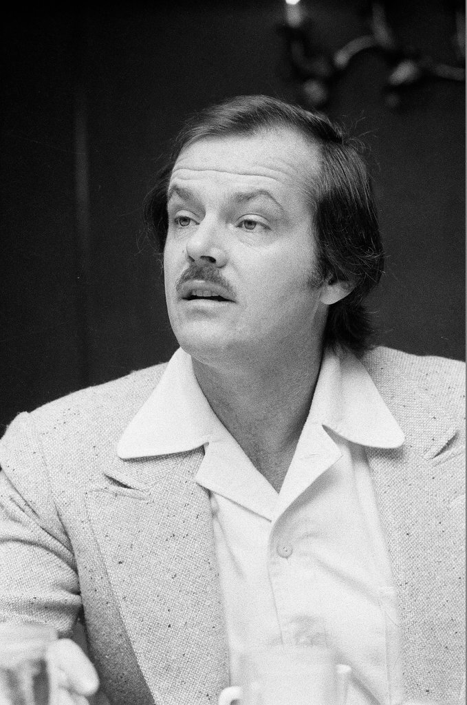 Jack Nicholson in a restaurant - Jerry Tomaselli for Chicago Sun-Times