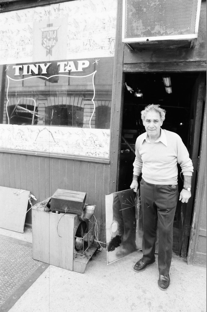 Tiny Tap Tavern closing - Al Podgorski for Chicago Sun-Times