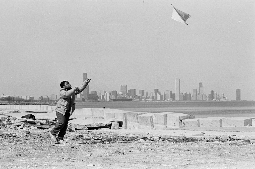 Child flies kite near Lake Michigan - Barry Jarvinen for Chicago Sun-Times