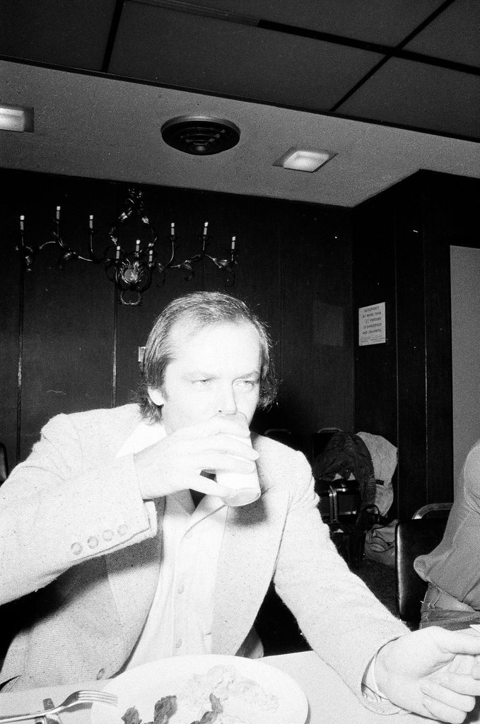 Jack Nicholson at a restaurant - John Tweedle for Chicago Sun-Times