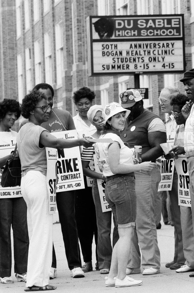 DuSable teachers on strike - Amanda Alcock for Chicago Sun-Times