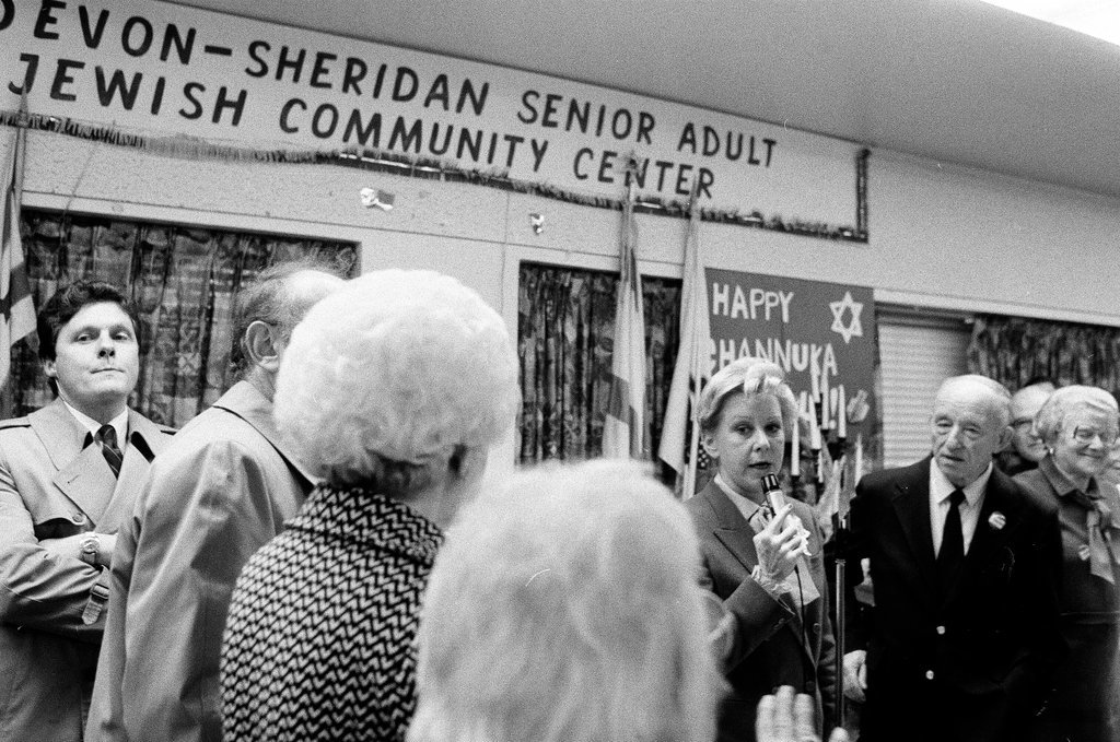 Mayor Jane M. Byrne lights Rogers Park Menorah - Jack Lenahan for Chicago Sun-Times