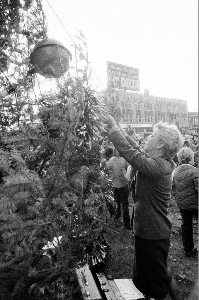 Mayor Jane M. Byrne lights Rogers Park Menorah - Jack Lenahan for Chicago Sun-Times