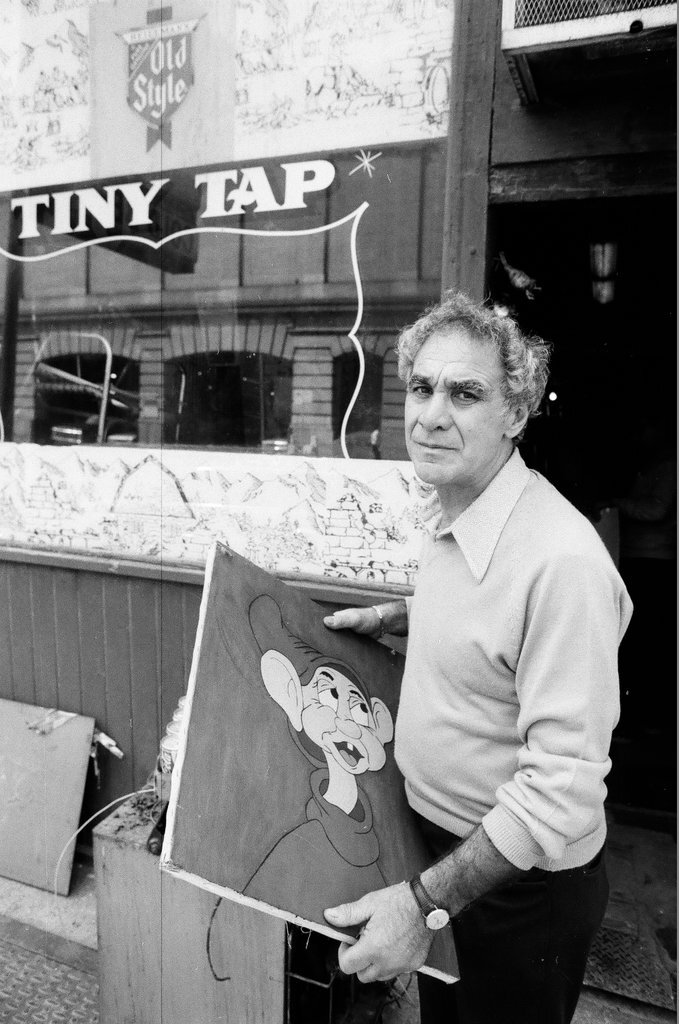 Tiny Tap Tavern closing - Al Podgorski for Chicago Sun-Times