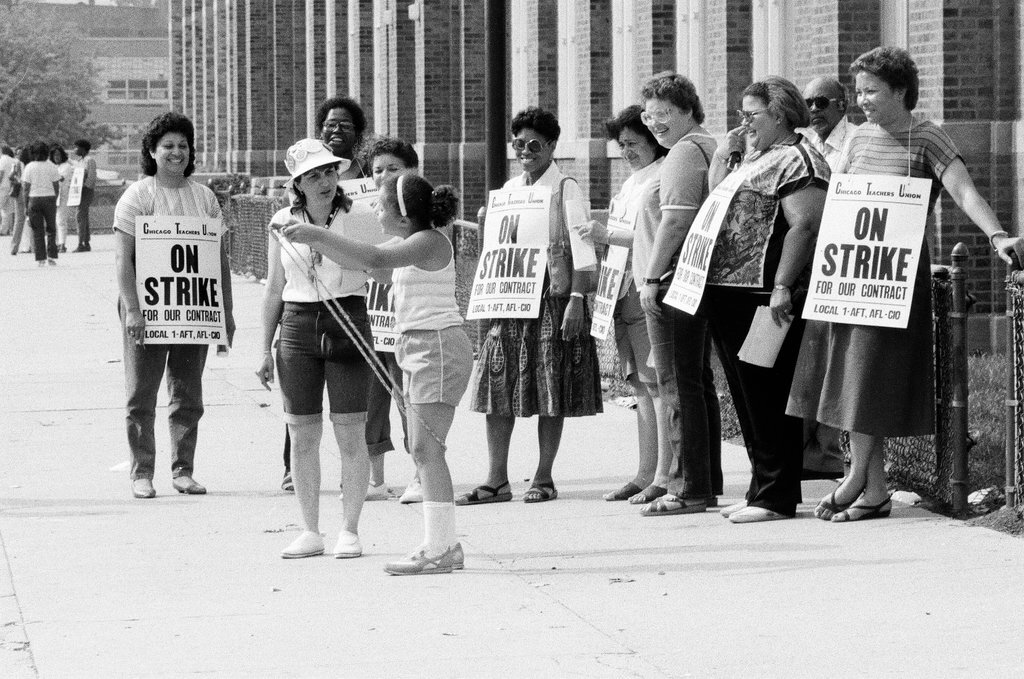 DuSable teachers on strike - Amanda Alcock for Chicago Sun-Times