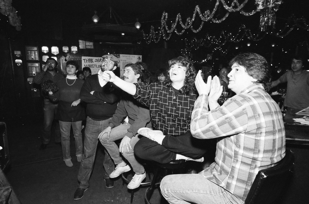 Fans react to Chicago Bears game at Friar Tuck's - Gene Pesek for Chicago Sun-Times
