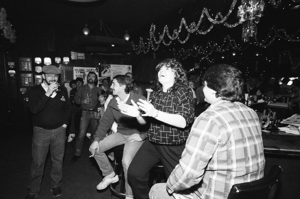 Fans react to Chicago Bears game at Friar Tuck's - Gene Pesek for Chicago Sun-Times