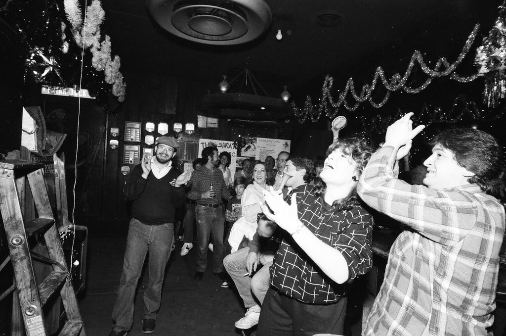 Fans react to Chicago Bears game at Friar Tuck's - Gene Pesek for Chicago Sun-Times