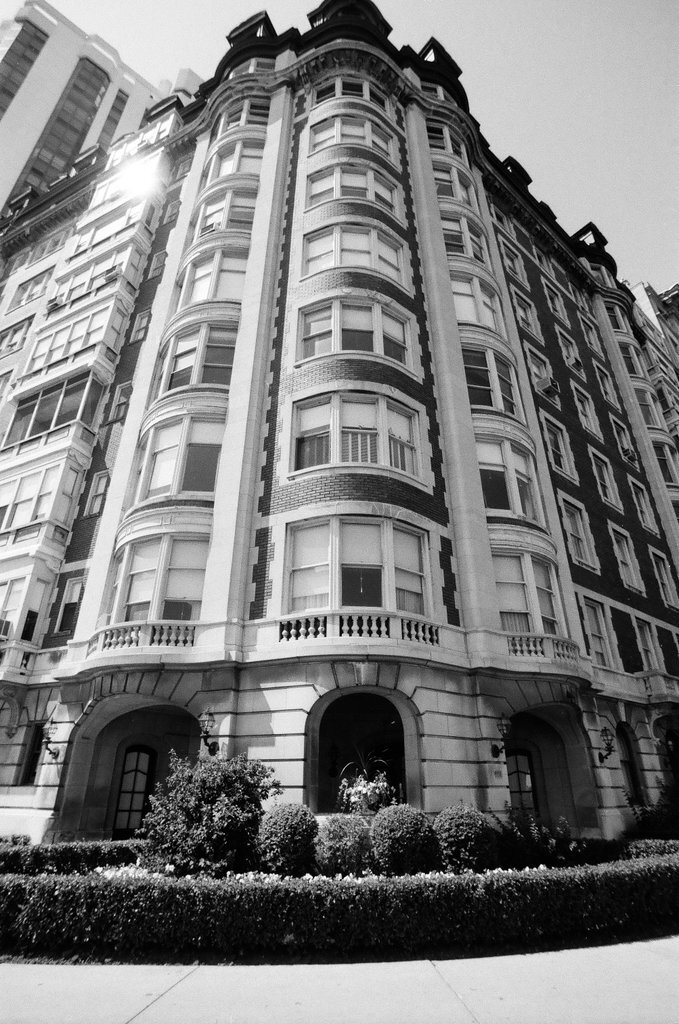 Exterior of 860-880 and 999 North Lake Shore Drive - Amanda Alcock for Chicago Sun-Times