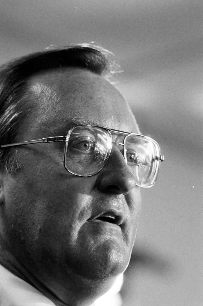 Governor Thompson announces fourth term - Bob (Robert) Black for Chicago Sun-Times