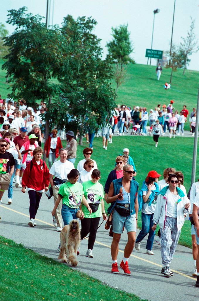 AIDS walk begins at Columbia Yacht Club - Amanda Alcock for Chicago Sun-Times