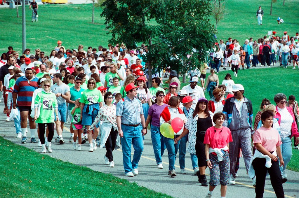 AIDS walk begins at Columbia Yacht Club - Amanda Alcock for Chicago Sun-Times