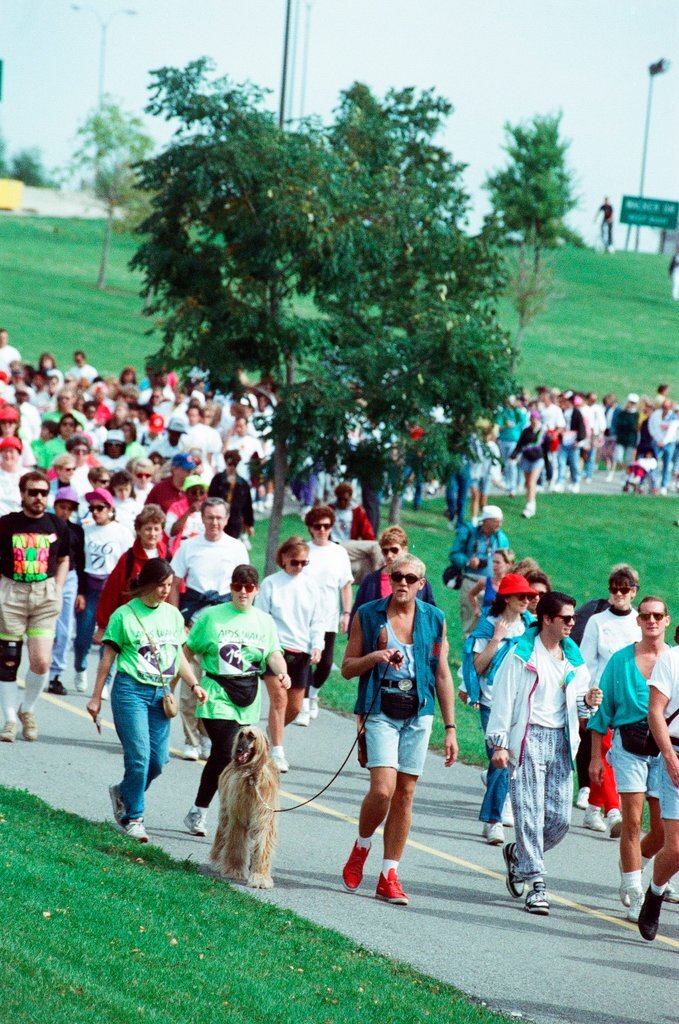 AIDS walk begins at Columbia Yacht Club - Amanda Alcock for Chicago Sun-Times