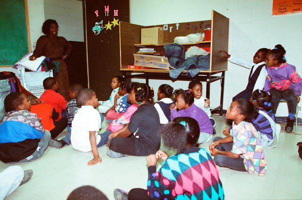 Classmates of Dantrell Davis in counseling session - Al Podgorski for Chicago Sun-Times