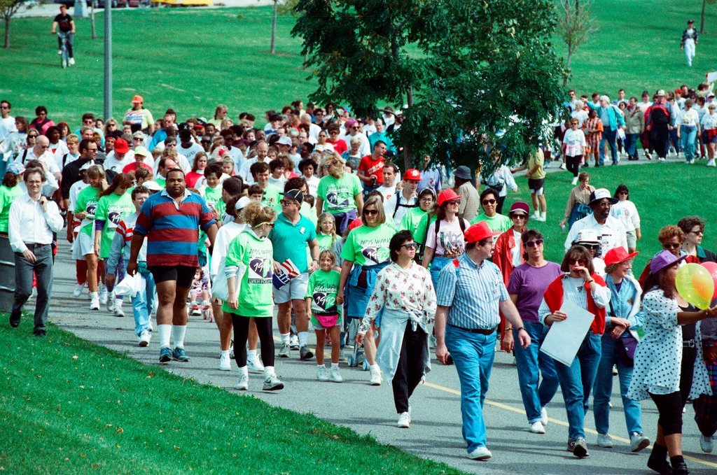 AIDS walk begins at Columbia Yacht Club - Amanda Alcock for Chicago Sun-Times