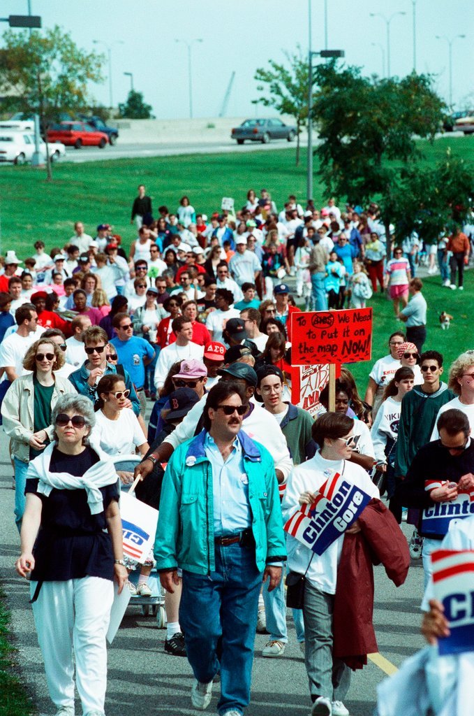AIDS walk begins at Columbia Yacht Club - Amanda Alcock for Chicago Sun-Times