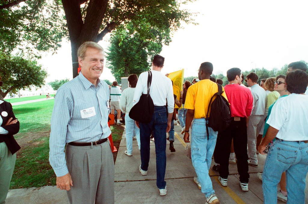 AIDS walk begins at Columbia Yacht Club - Amanda Alcock for Chicago Sun-Times