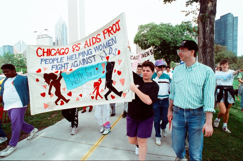 AIDS walk begins at Columbia Yacht Club - Amanda Alcock for Chicago Sun-Times