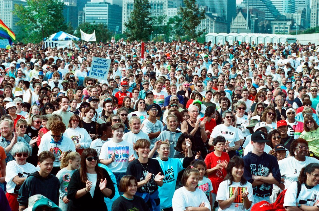 AIDS walk begins at Columbia Yacht Club - Amanda Alcock for Chicago Sun-Times