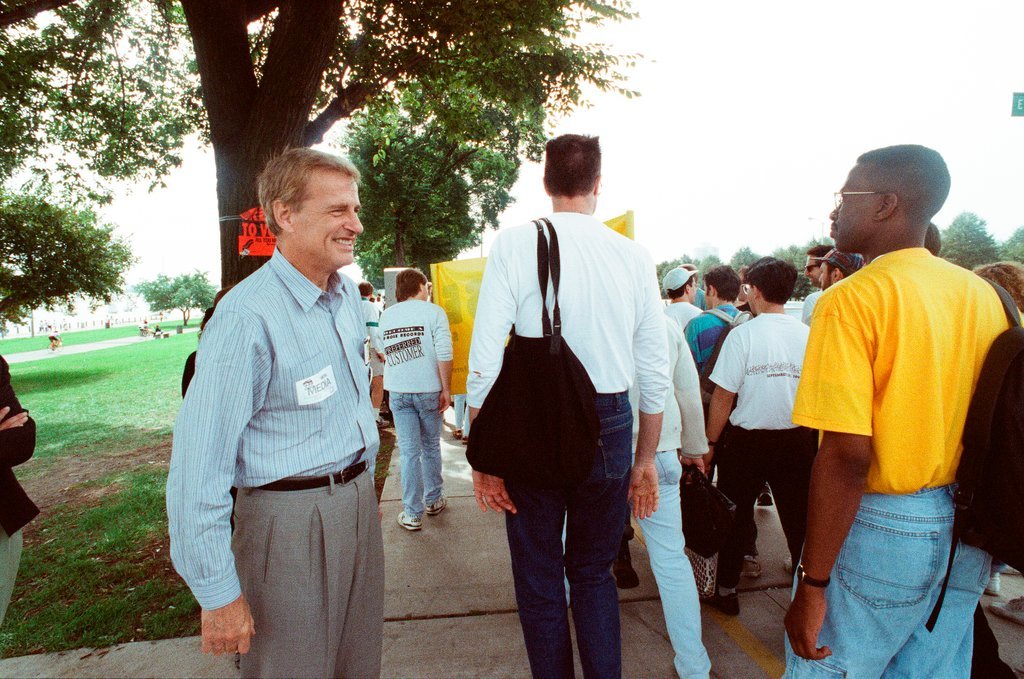 AIDS walk begins at Columbia Yacht Club - Amanda Alcock for Chicago Sun-Times