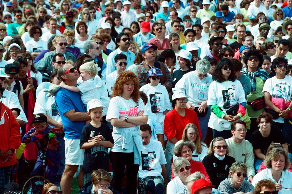AIDS walk begins at Columbia Yacht Club - Amanda Alcock for Chicago Sun-Times