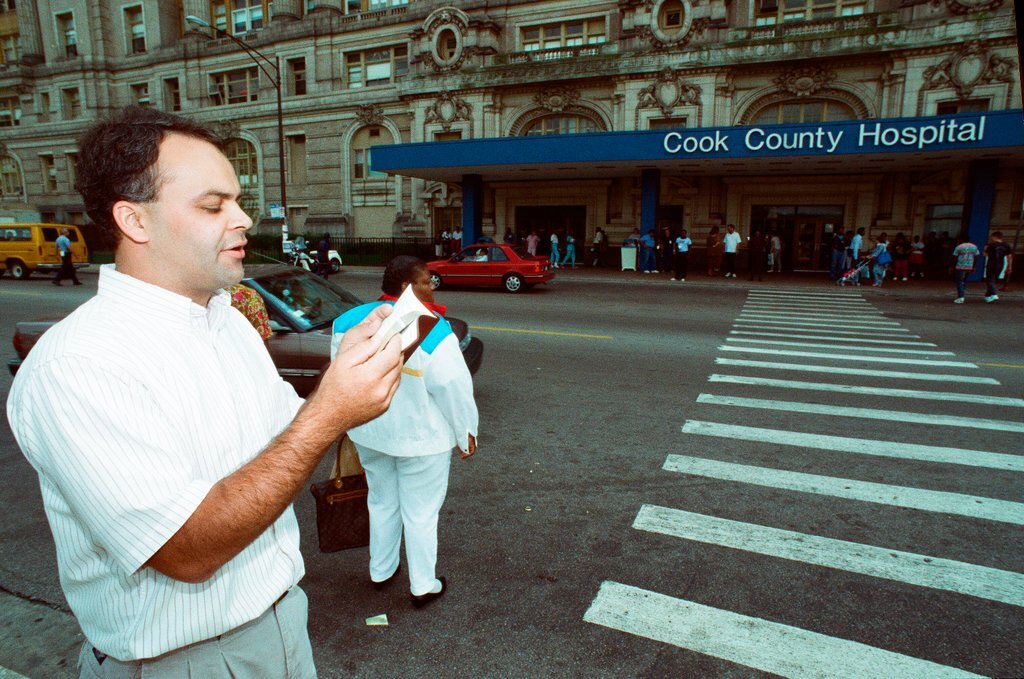 Protestors at Cook County Hospital on first day of elective abortions - Bob Ringham for Chicago Sun-Times