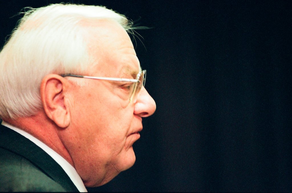 Governor George Ryan testifies at Department of Transportation hearing - Jean Lachat for Chicago Sun-Times