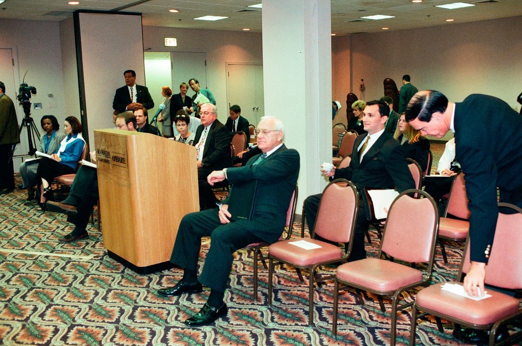 Governor George Ryan testifies at Department of Transportation hearing - Jean Lachat for Chicago Sun-Times