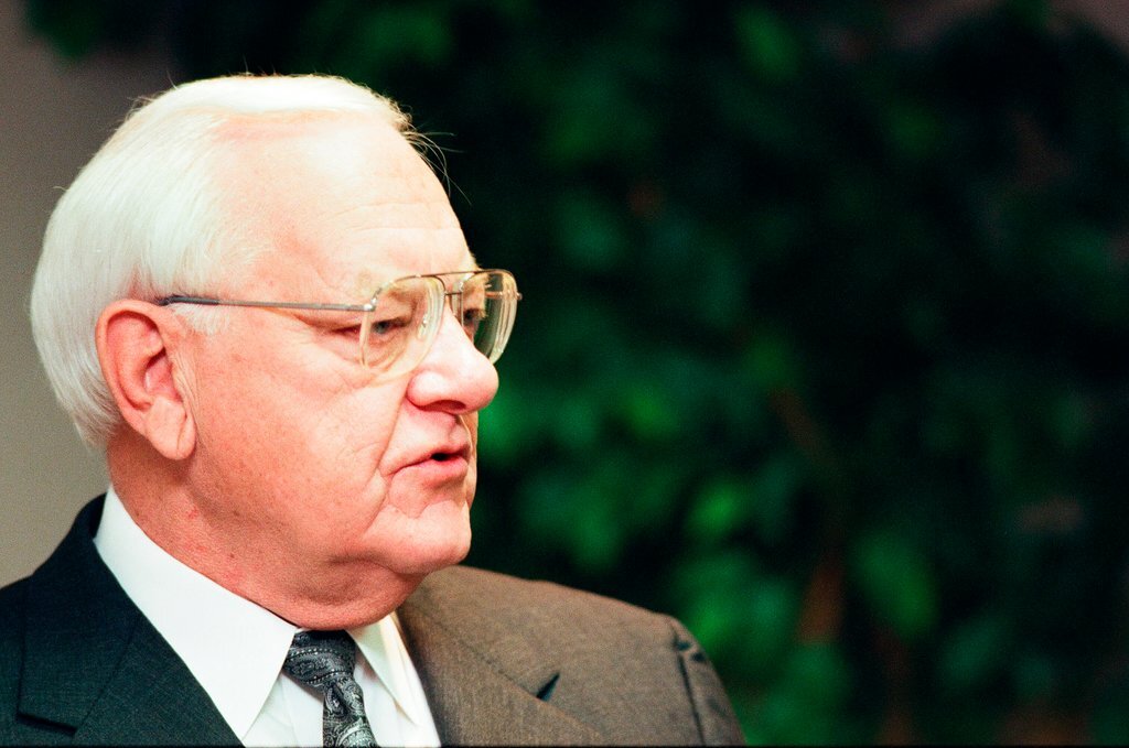 Governor George Ryan testifies at Department of Transportation hearing - Jean Lachat for Chicago Sun-Times