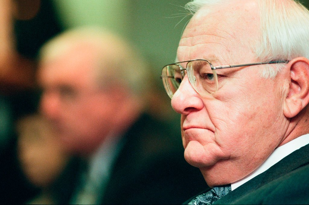 Governor George Ryan testifies at Department of Transportation hearing - Jean Lachat for Chicago Sun-Times