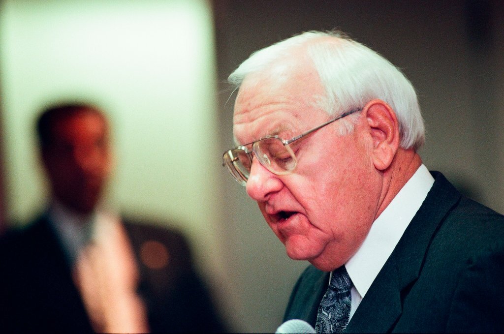 Governor George Ryan testifies at Department of Transportation hearing - Jean Lachat for Chicago Sun-Times