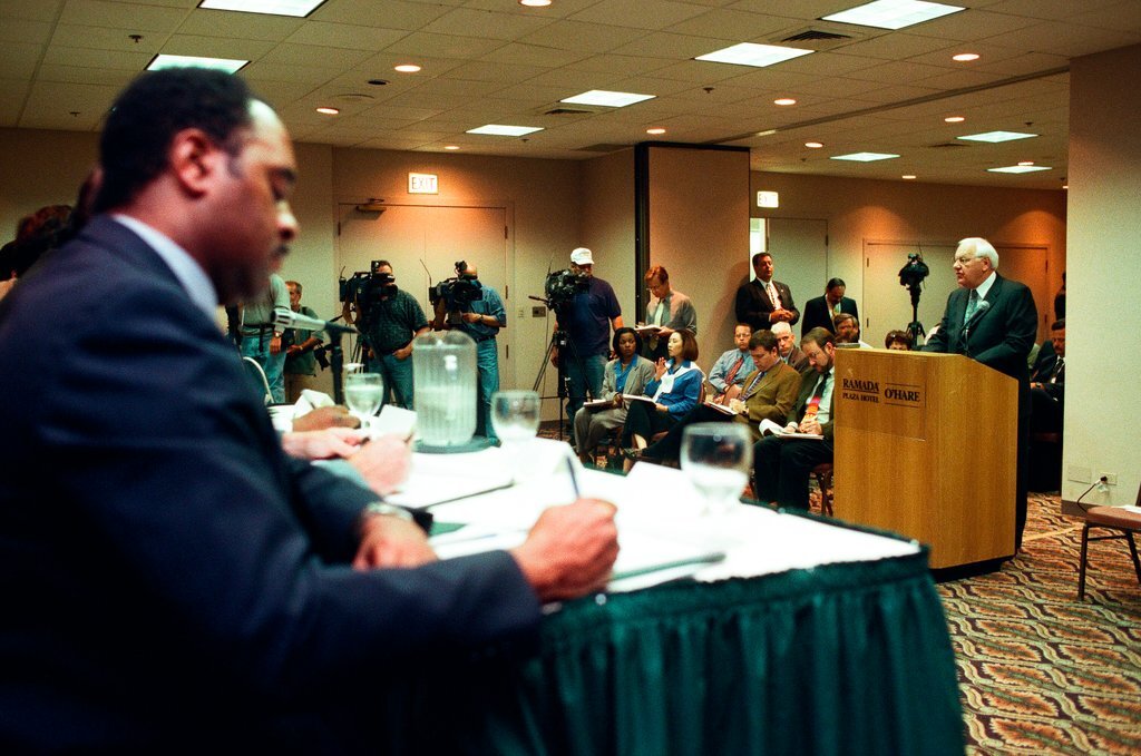 Governor George Ryan testifies at Department of Transportation hearing - Jean Lachat for Chicago Sun-Times