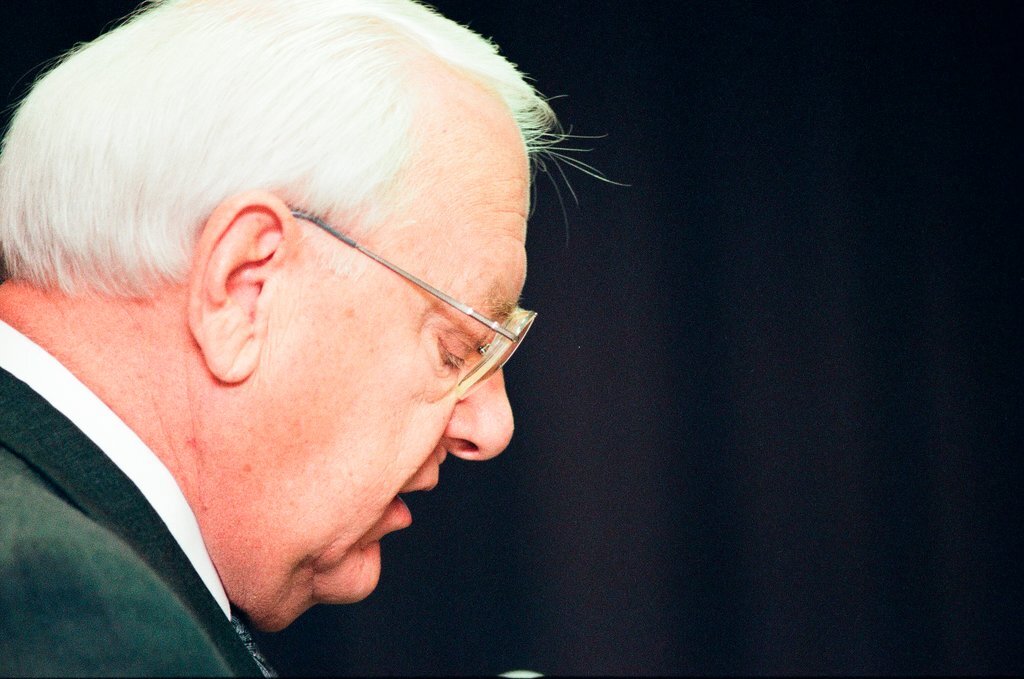 Governor George Ryan testifies at Department of Transportation hearing - Jean Lachat for Chicago Sun-Times