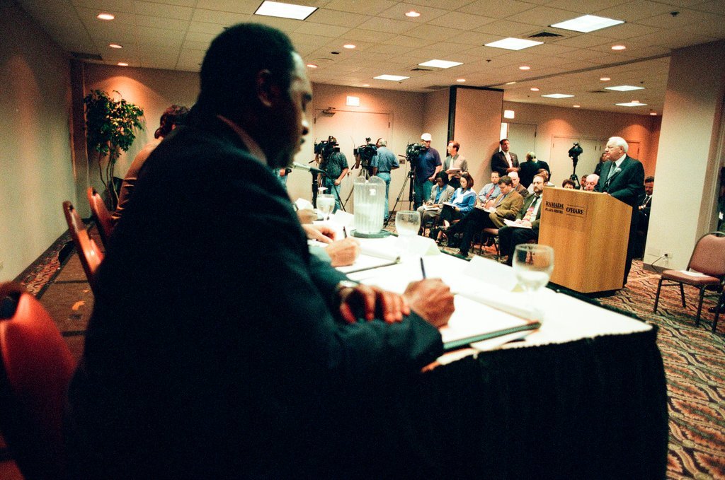Governor George Ryan testifies at Department of Transportation hearing - Jean Lachat for Chicago Sun-Times