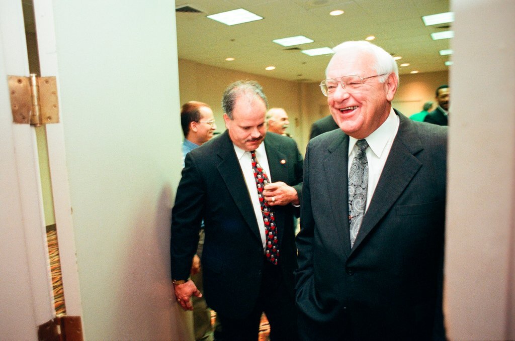 Governor George Ryan testifies at Department of Transportation hearing - Jean Lachat for Chicago Sun-Times