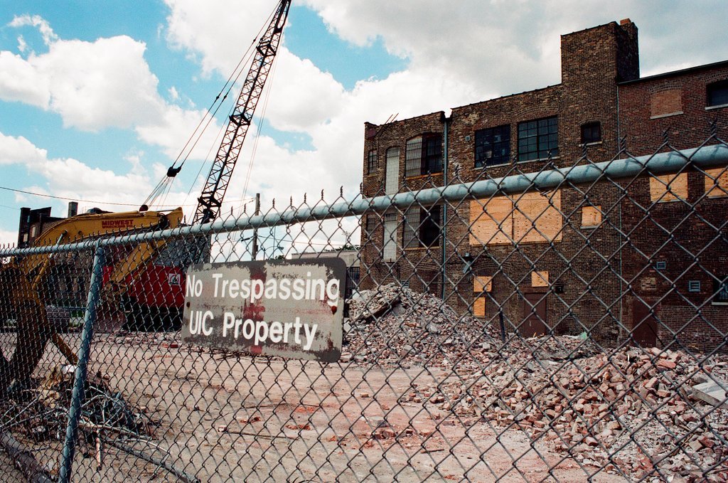 Intersection at Halsted and Maxwell streets where UIC will expand - John H. White for Chicago Sun-Times