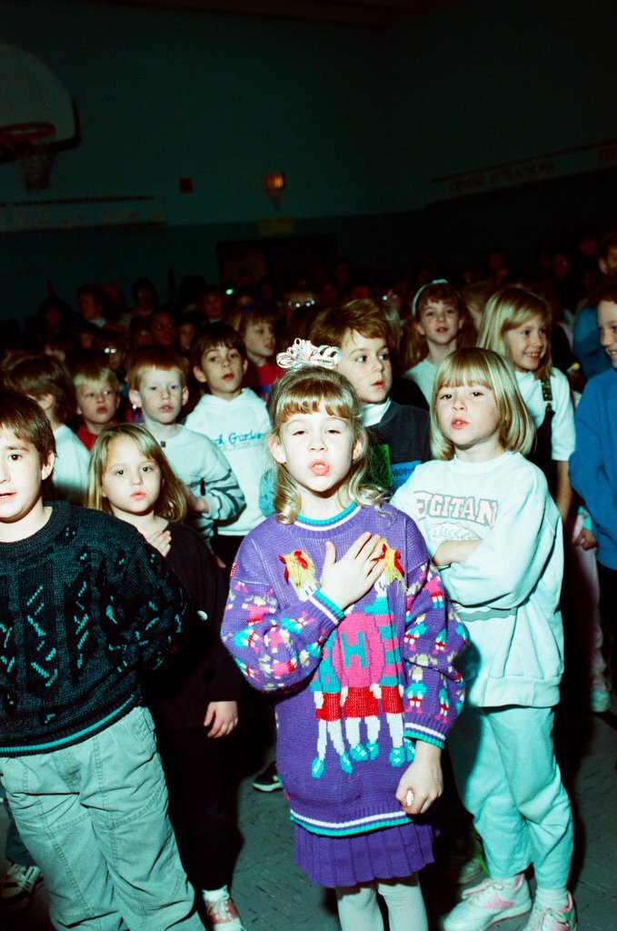 Elementary students show support for troops in Persian Gulf - Nancy Stuenkel for Chicago Sun-Times