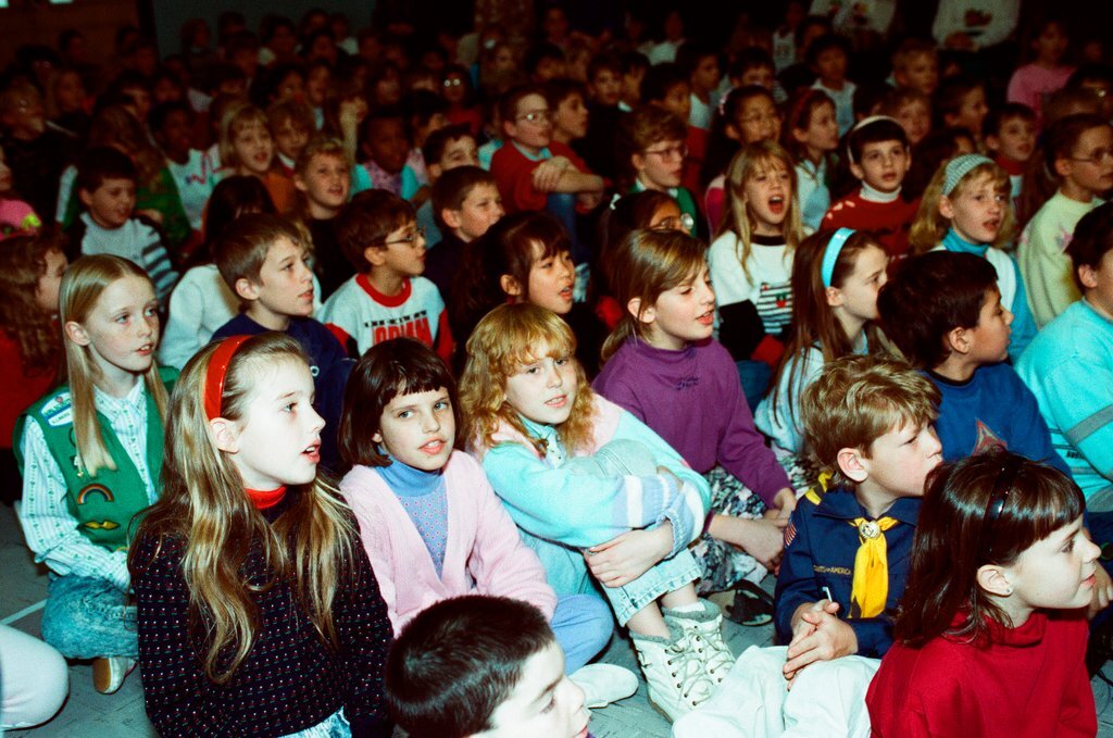 Elementary students show support for troops in Persian Gulf - Nancy Stuenkel for Chicago Sun-Times
