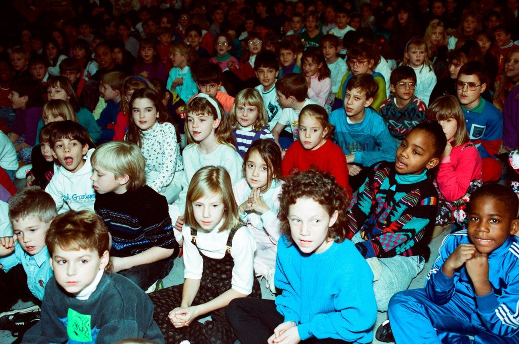 Elementary students show support for troops in Persian Gulf - Nancy Stuenkel for Chicago Sun-Times