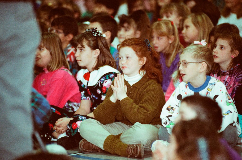 Elementary students show support for troops in Persian Gulf - Nancy Stuenkel for Chicago Sun-Times