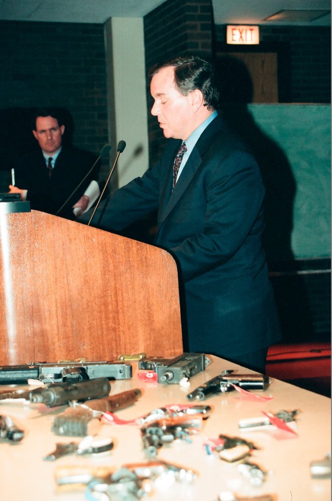 Mayor Daley holds gun seizure press conference - Al Podgorski for Chicago Sun-Times