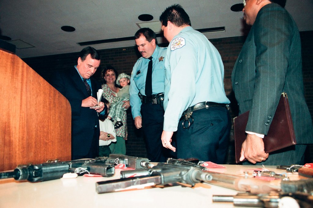 Mayor Daley holds gun seizure press conference - Al Podgorski for Chicago Sun-Times