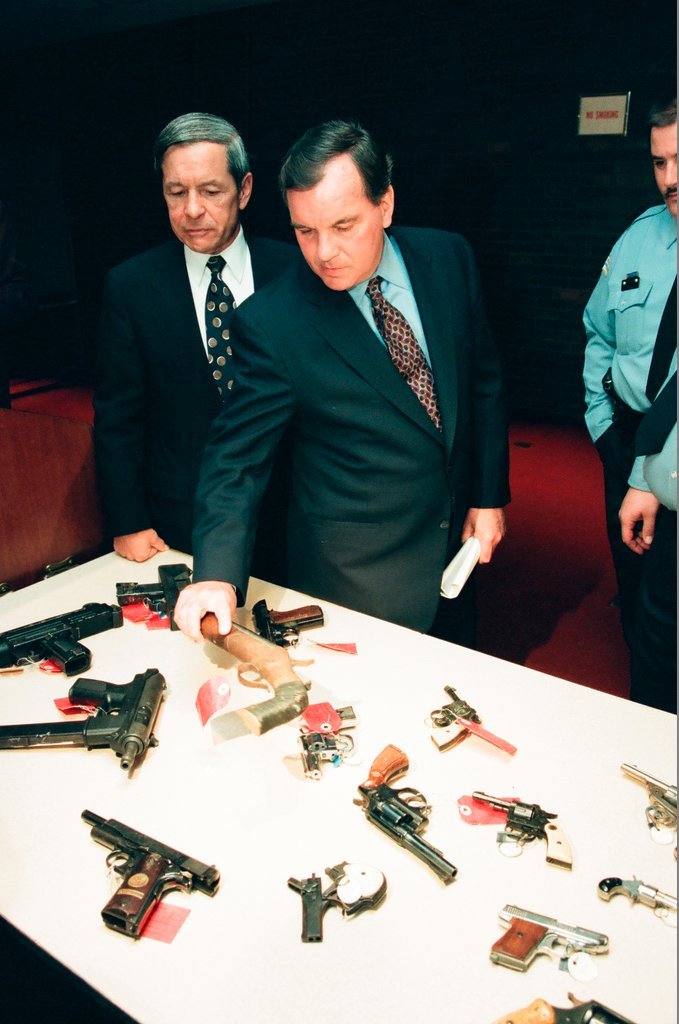 Mayor Daley holds gun seizure press conference - Al Podgorski for Chicago Sun-Times