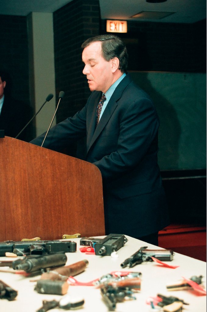 Mayor Daley holds gun seizure press conference - Al Podgorski for Chicago Sun-Times
