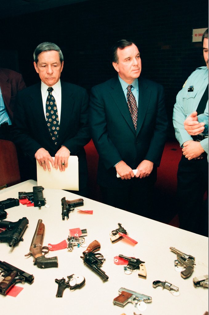 Mayor Daley holds gun seizure press conference - Al Podgorski for Chicago Sun-Times