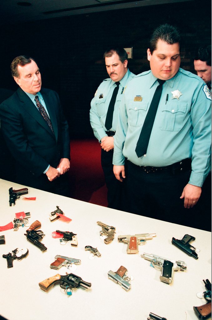 Mayor Daley holds gun seizure press conference - Al Podgorski for Chicago Sun-Times