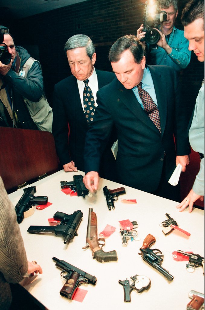 Mayor Daley holds gun seizure press conference - Al Podgorski for Chicago Sun-Times